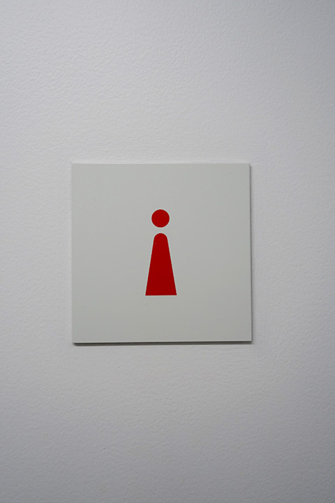 Lettres peintes SignaletiqueToilettesFille.jpg