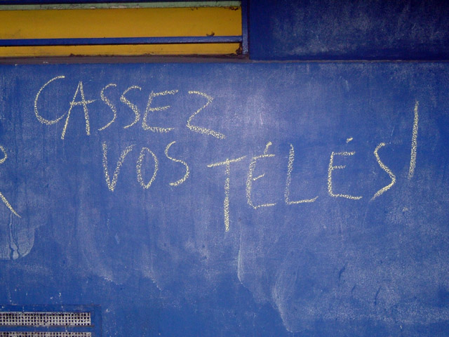 Cassez vos télés ! Cassez vos télés !
