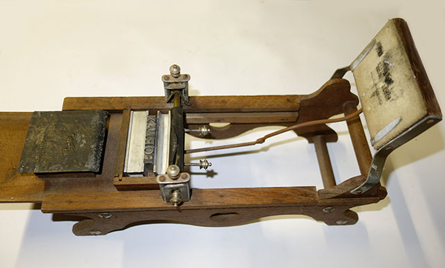 PresseEncrageAutomatiqueBois4.jpg