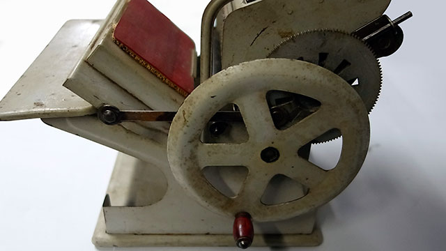 PresseJouetToleEmboutie3.jpg