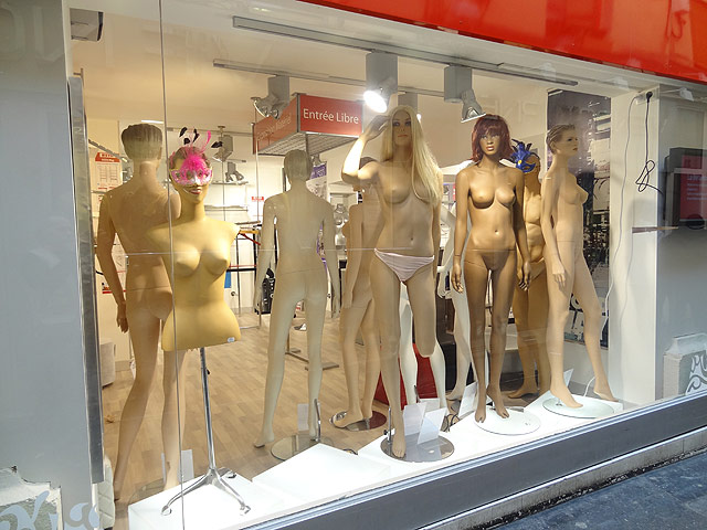 Mannequins. Mannequins.