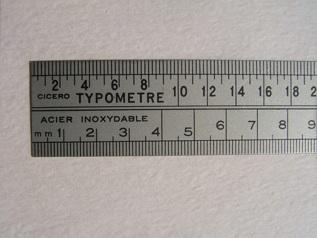 Typomètre en acier Typomètre en acier